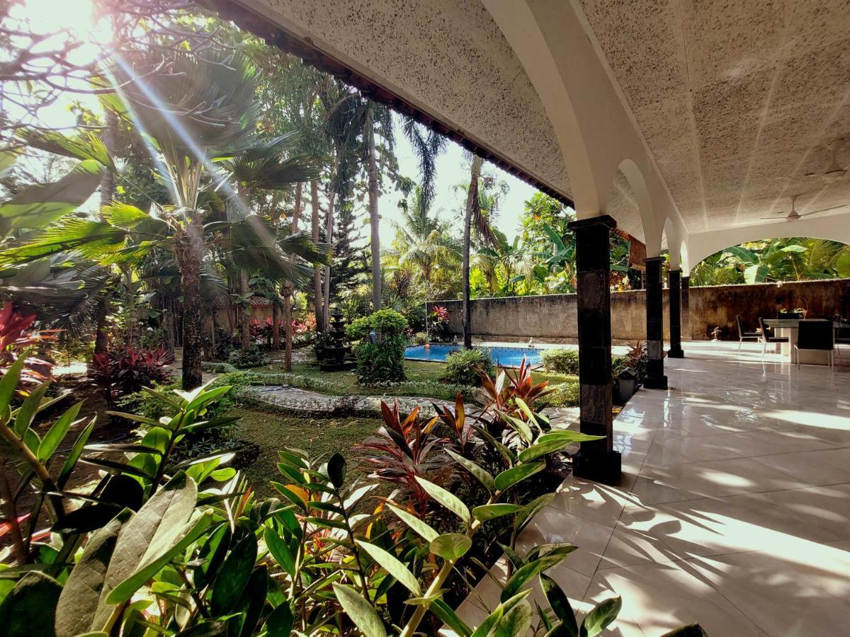 Villa Kelapa Lovina  Exterior photo
